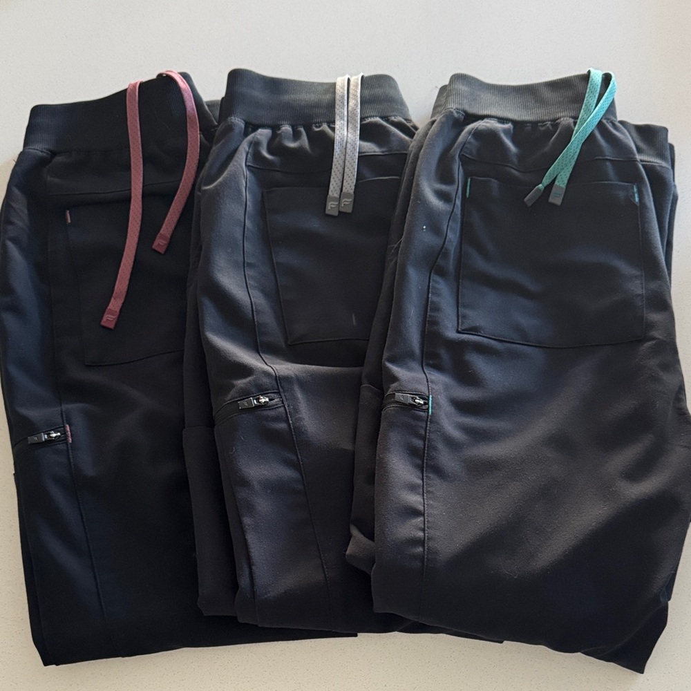 Women’s Fabletics Jogger Scrub Pants